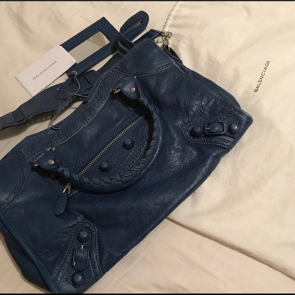 Balenciaga ( Authentic )